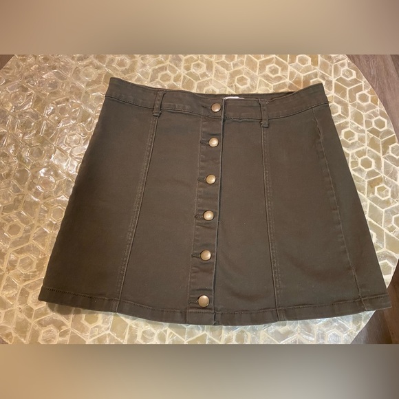 Forever 21 forest green mini skirt with some stretch size 31 - Picture 2 of 5